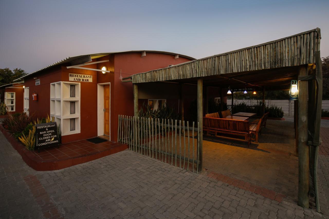 Mokoro Lodge Maun Exteriör bild
