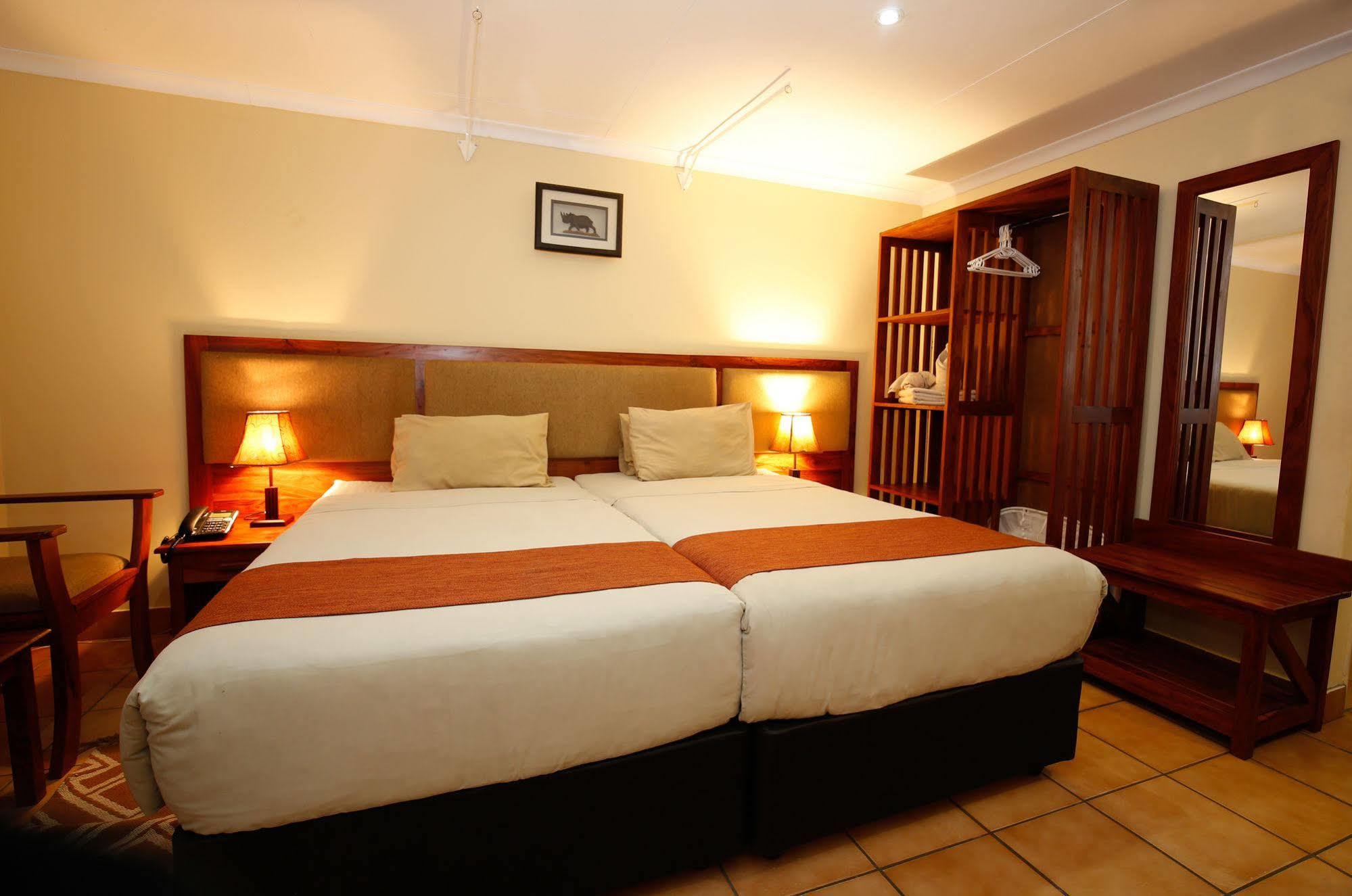 Mokoro Lodge Maun Exteriör bild