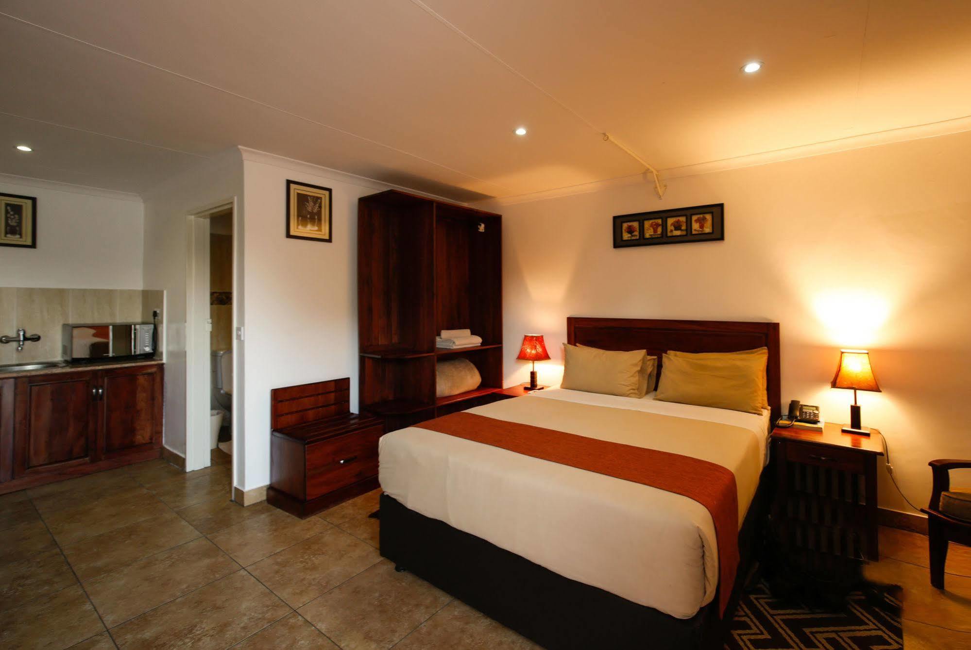 Mokoro Lodge Maun Exteriör bild
